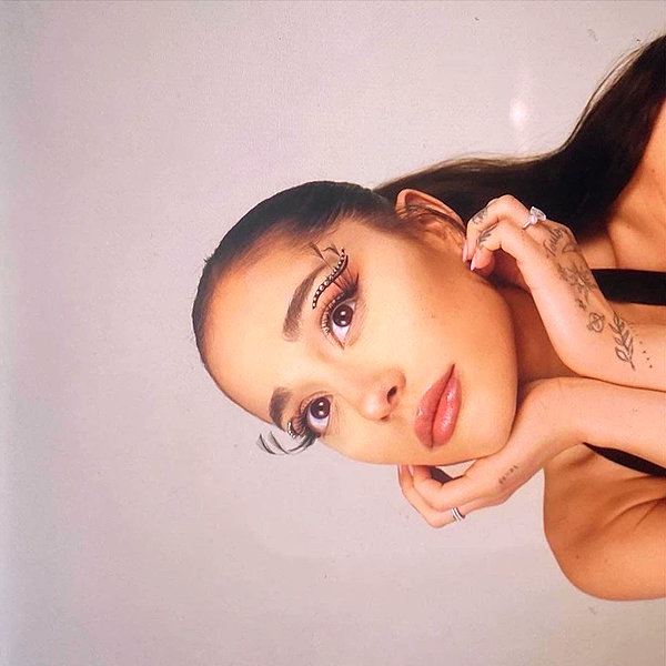 arianagrande instagram image archive image