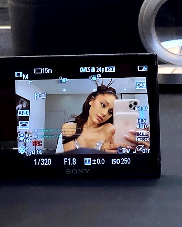 arianagrande instagram image archive image