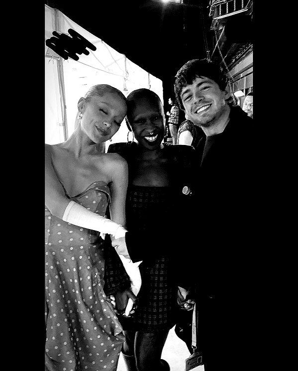 arianagrande instagram image archive image