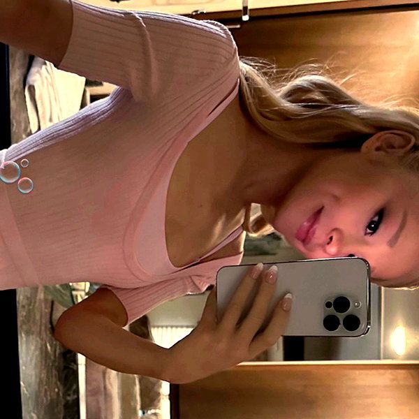 arianagrande instagram image archive image