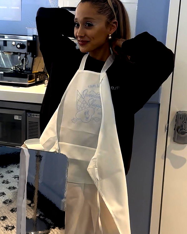 arianagrande instagram image archive image