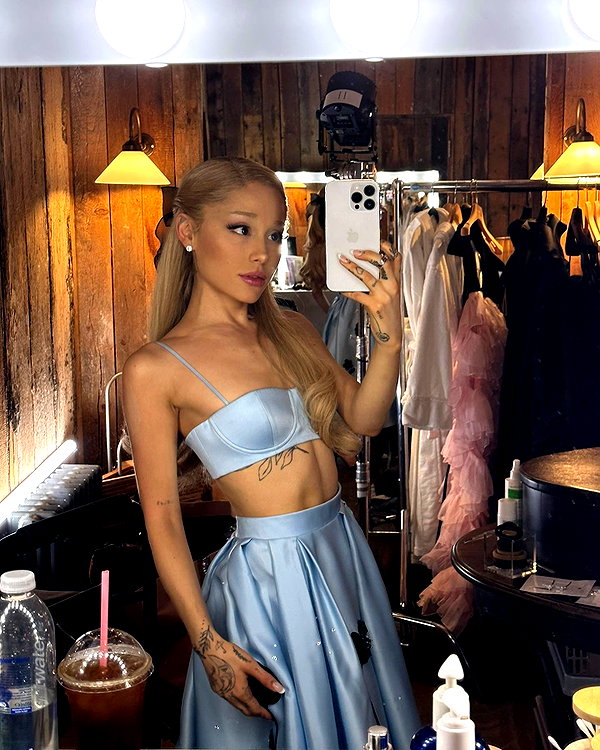 arianagrande instagram image archive image