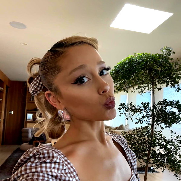 arianagrande instagram image archive image