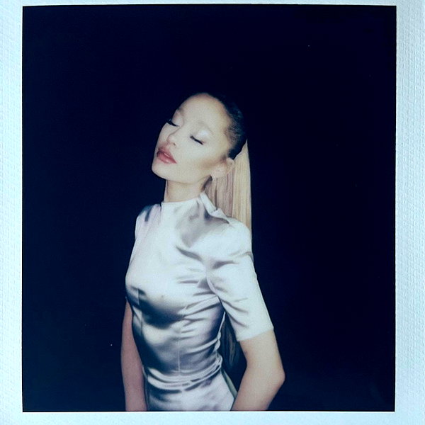 arianagrande instagram image archive image