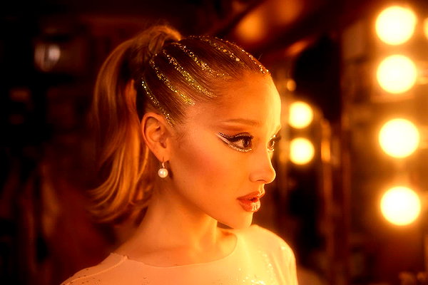 arianagrande instagram image archive image
