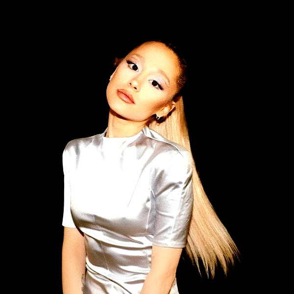 arianagrande instagram image archive image