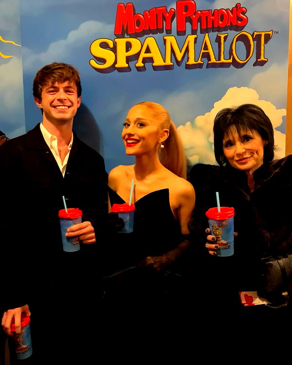 arianagrande instagram image archive image