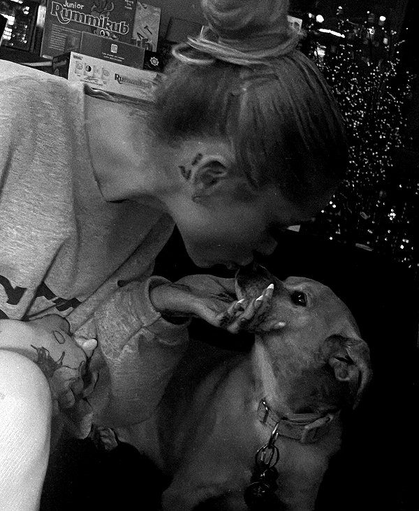 arianagrande instagram image archive image