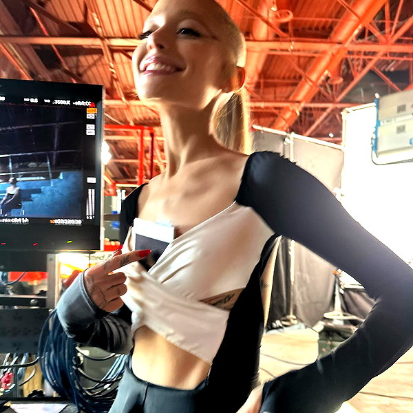 arianagrande instagram image archive image