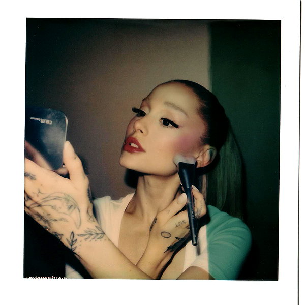 arianagrande instagram image archive image