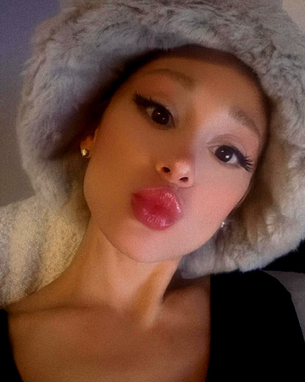 arianagrande instagram image archive image
