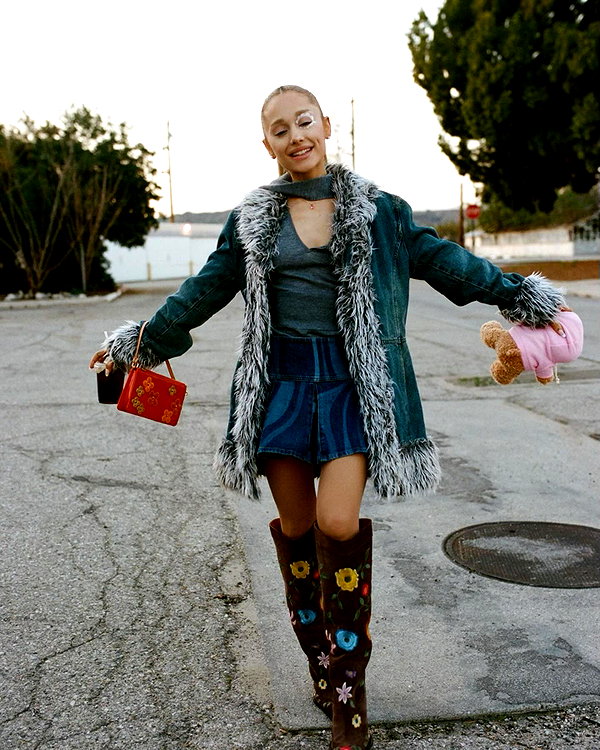 arianagrande instagram image archive image