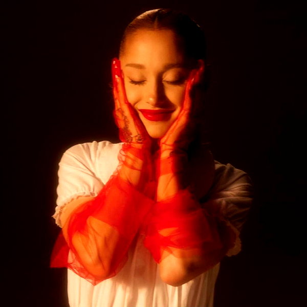 arianagrande instagram image archive image