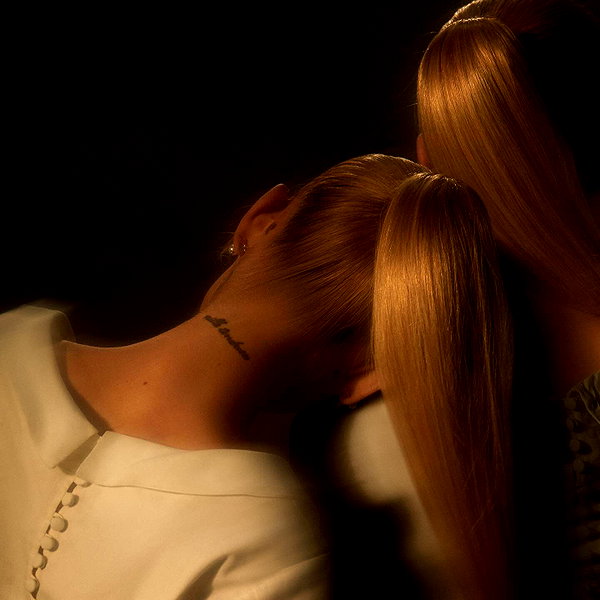 arianagrande instagram image archive image
