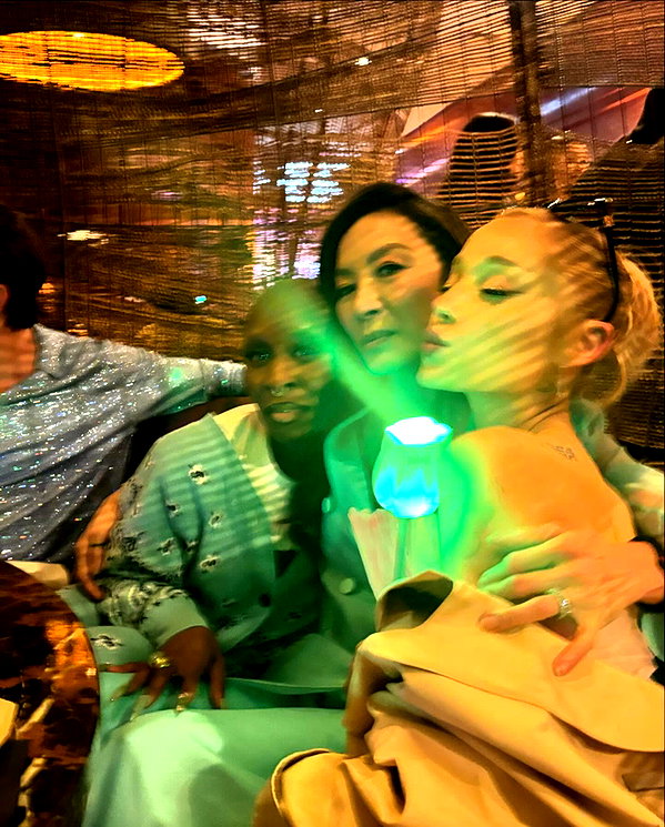 arianagrande instagram image archive image