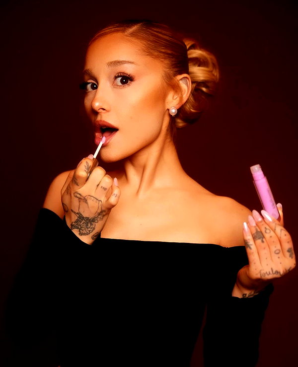arianagrande instagram image archive image