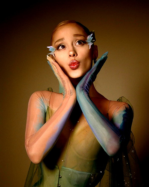 arianagrande instagram image archive image