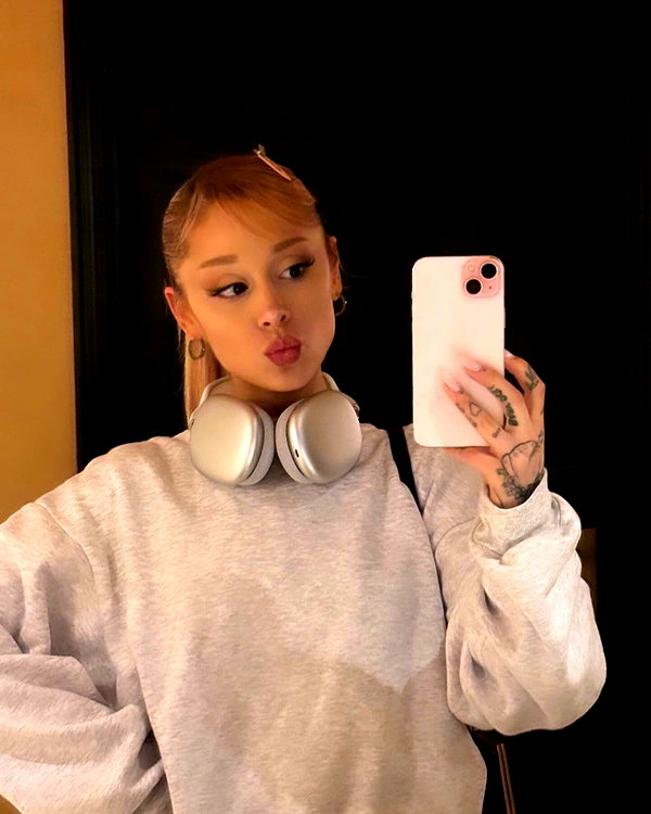 arianagrande instagram image archive image