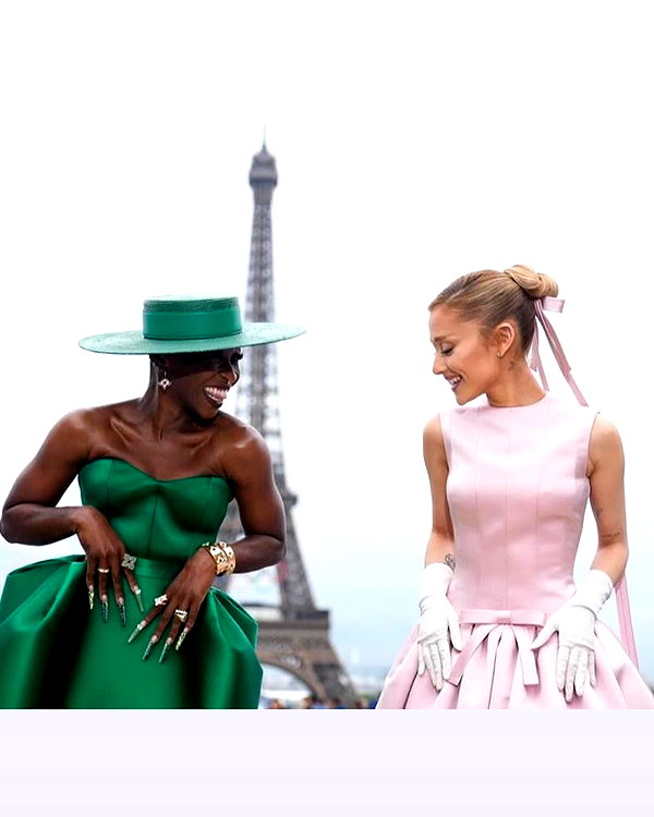 arianagrande instagram image archive image