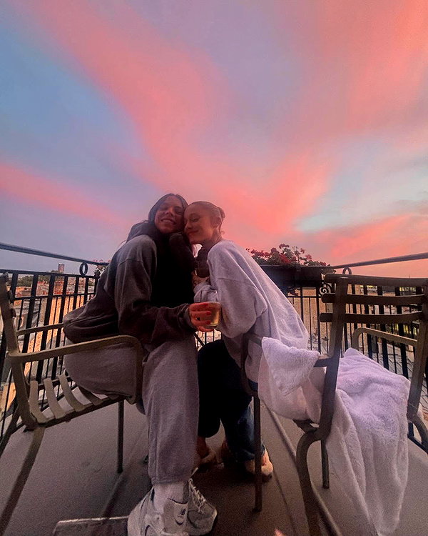 arianagrande instagram image archive image