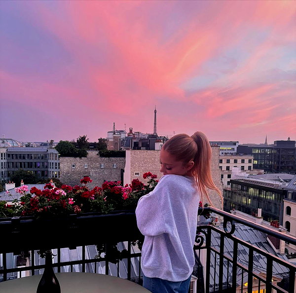 arianagrande instagram image archive image