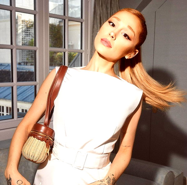 arianagrande instagram image archive image