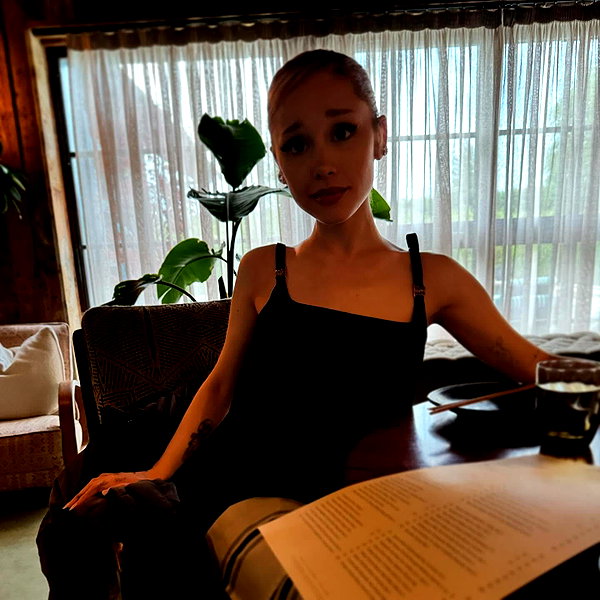 arianagrande instagram image archive image
