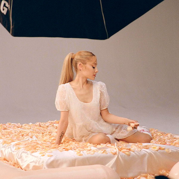 arianagrande instagram image archive image