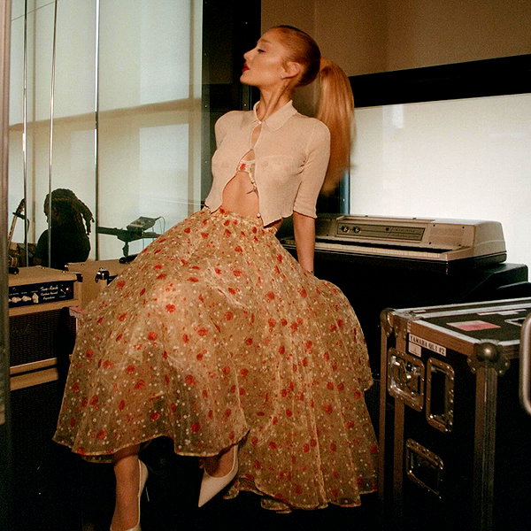 arianagrande instagram image archive image