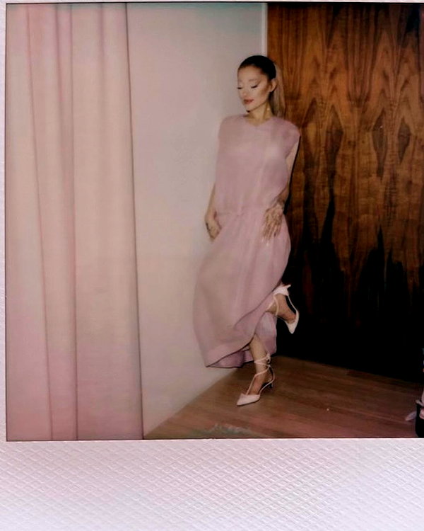 arianagrande instagram image archive image