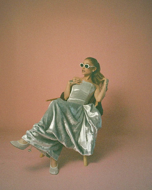 arianagrande instagram image archive image