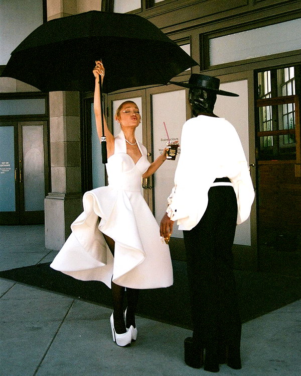 arianagrande instagram image archive image