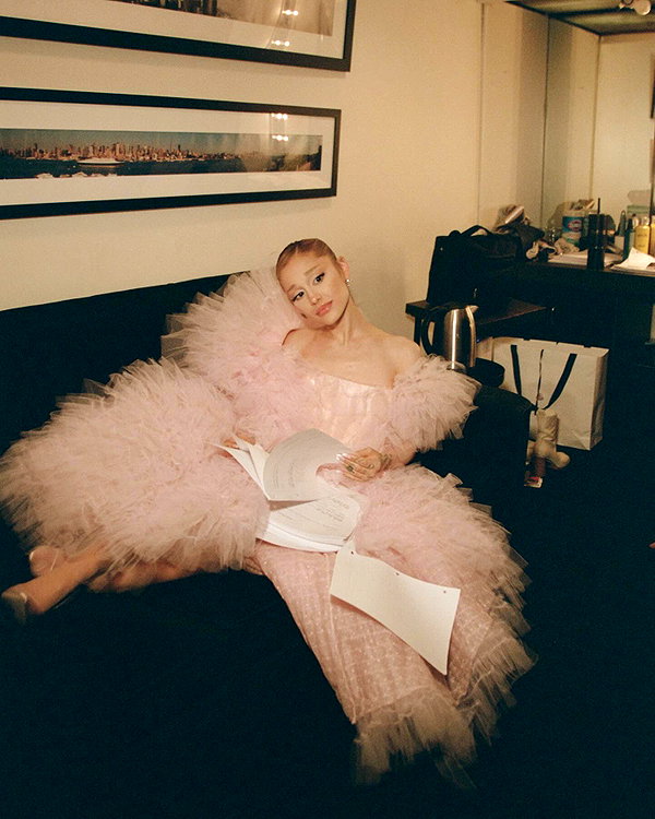 arianagrande instagram image archive image