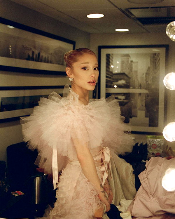 arianagrande instagram image archive image