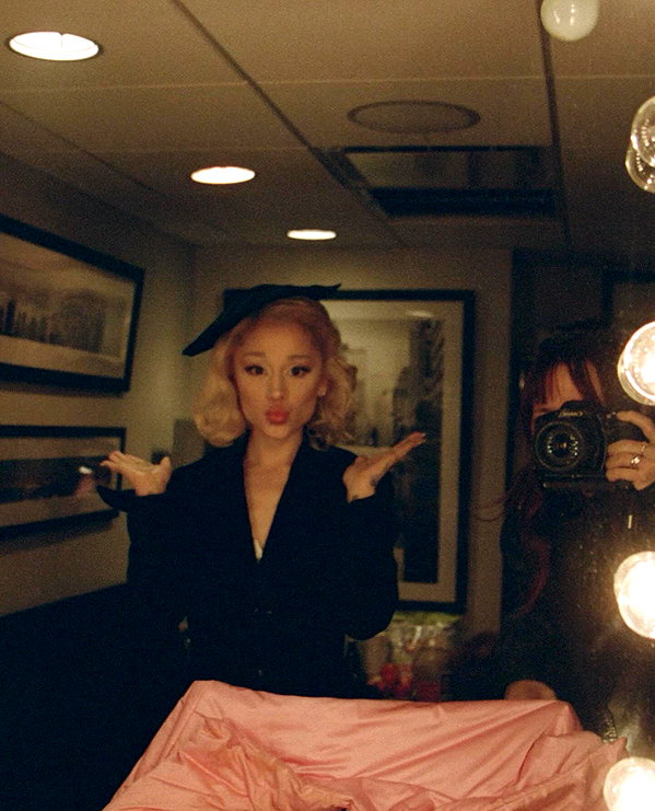 arianagrande instagram image archive image