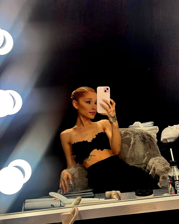 arianagrande instagram image archive image