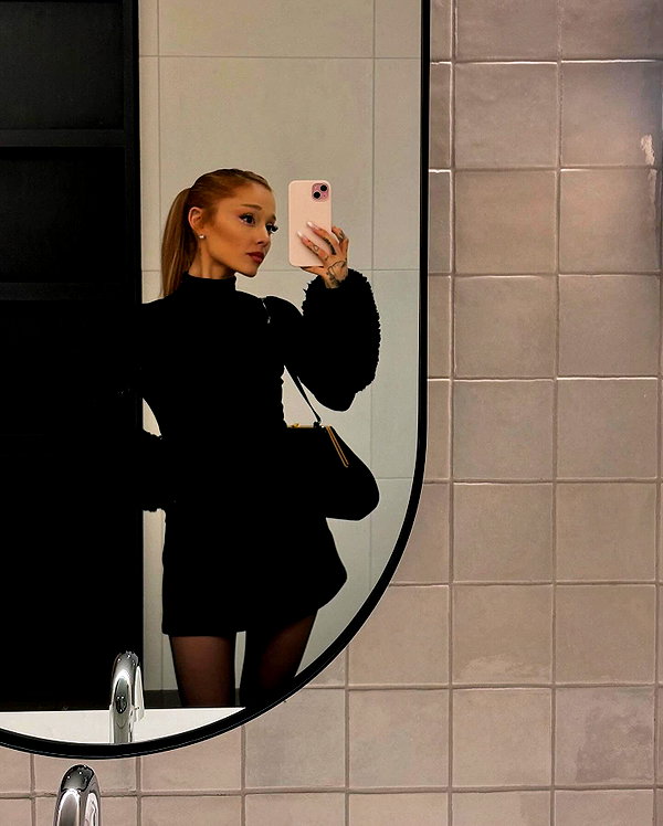 arianagrande instagram image archive image