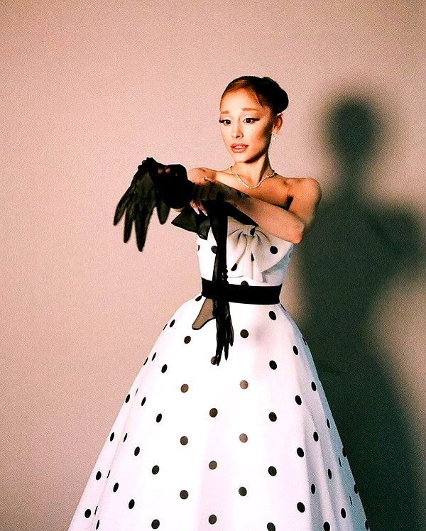 arianagrande instagram image archive image