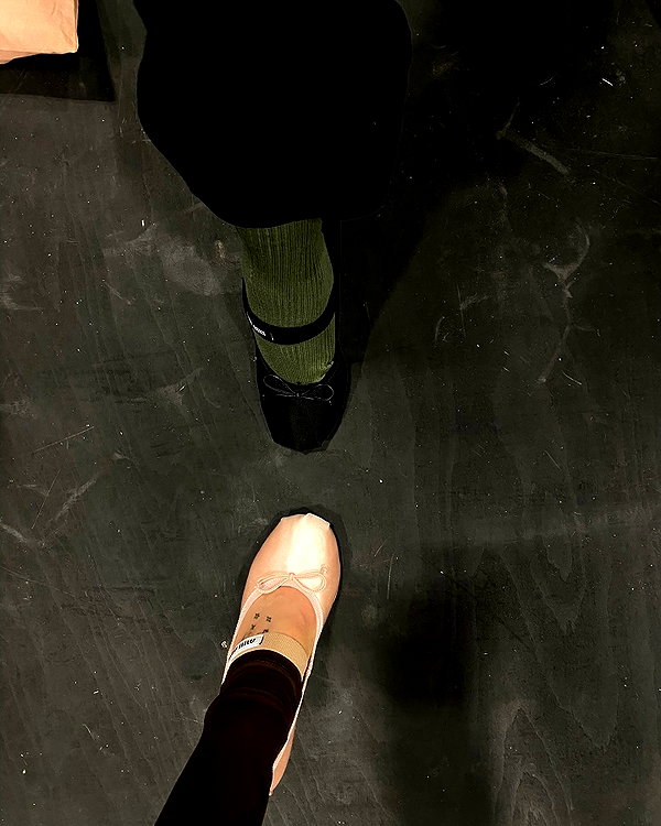 arianagrande instagram image archive image