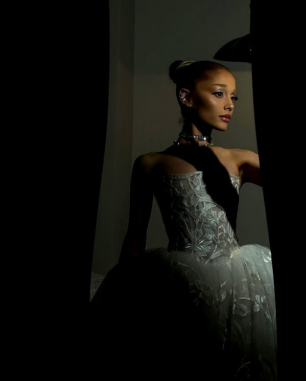 arianagrande instagram image archive image