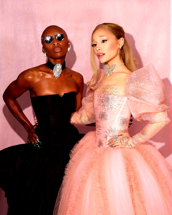 arianagrande instagram image archive image