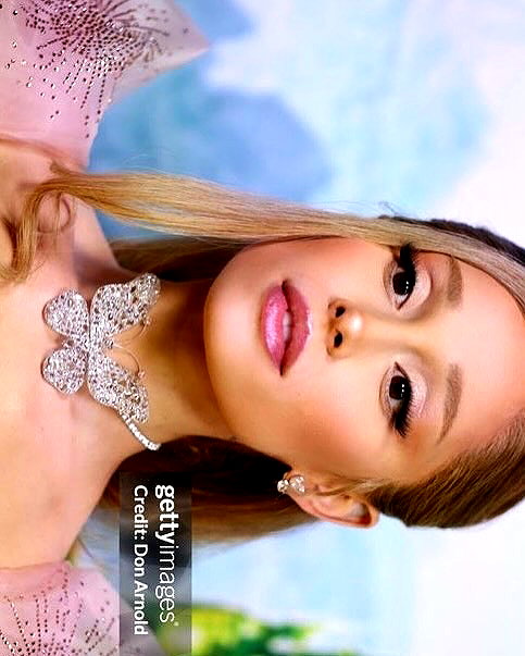 arianagrande instagram image archive image