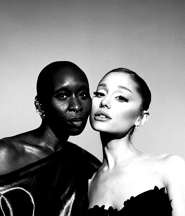 arianagrande instagram image archive image