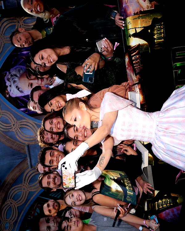 arianagrande instagram image archive image