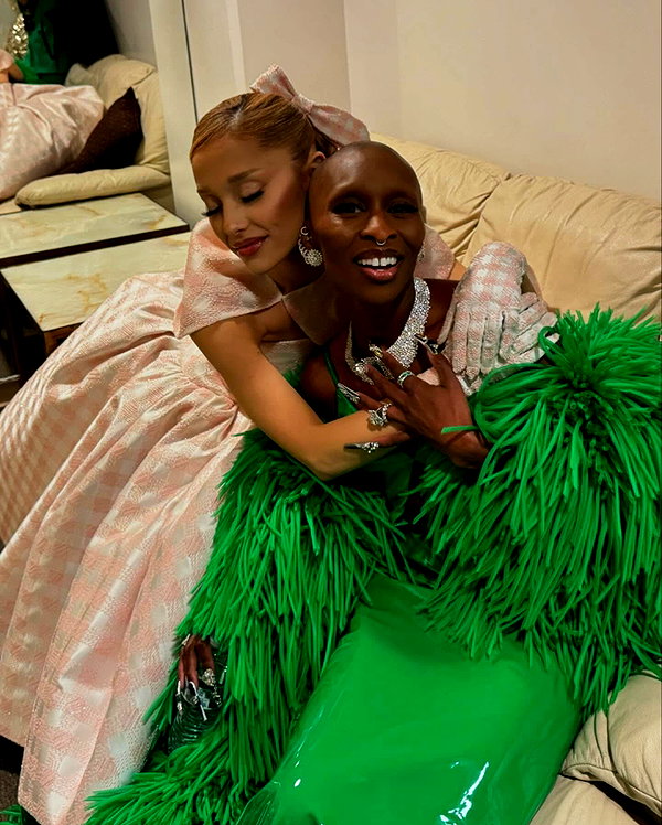 arianagrande instagram image archive image