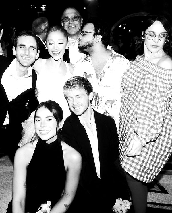 arianagrande instagram image archive image