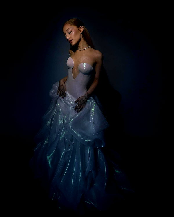 arianagrande instagram image archive image