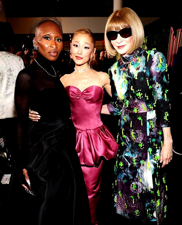arianagrande instagram image archive image