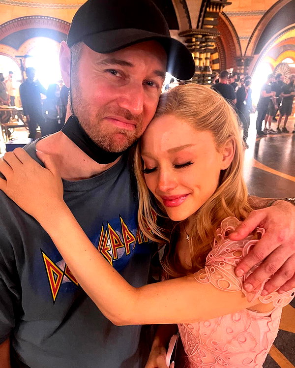 arianagrande instagram image archive image