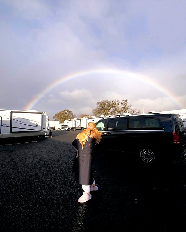 arianagrande instagram image archive image